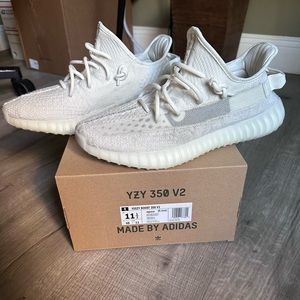 Yeezy 350 v2 Bone
